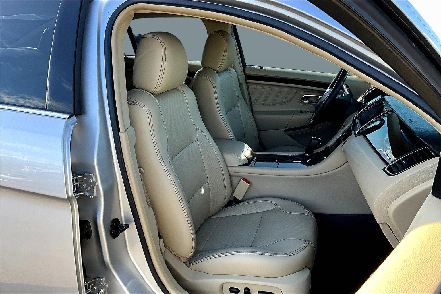 2017 Ford Taurus Limited