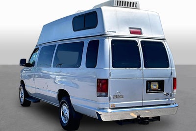 2005 Ford Econoline Wagon XL