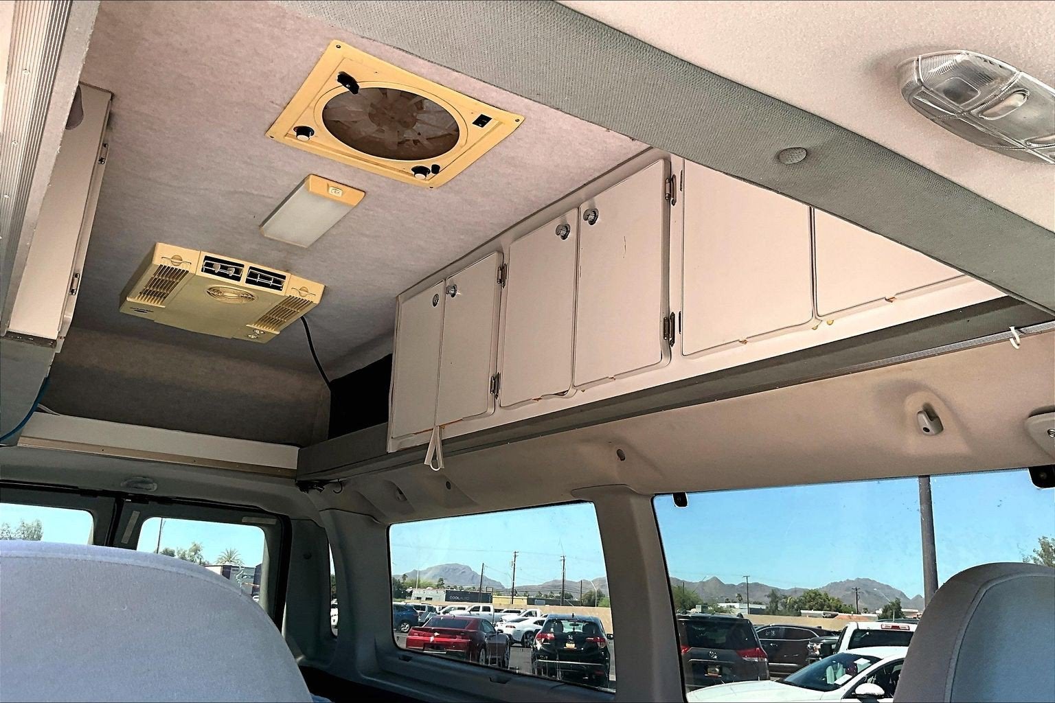 2005 Ford Econoline Wagon XL