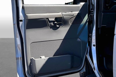 2005 Ford Econoline Wagon XL