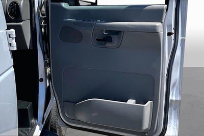 2005 Ford Econoline Wagon XL