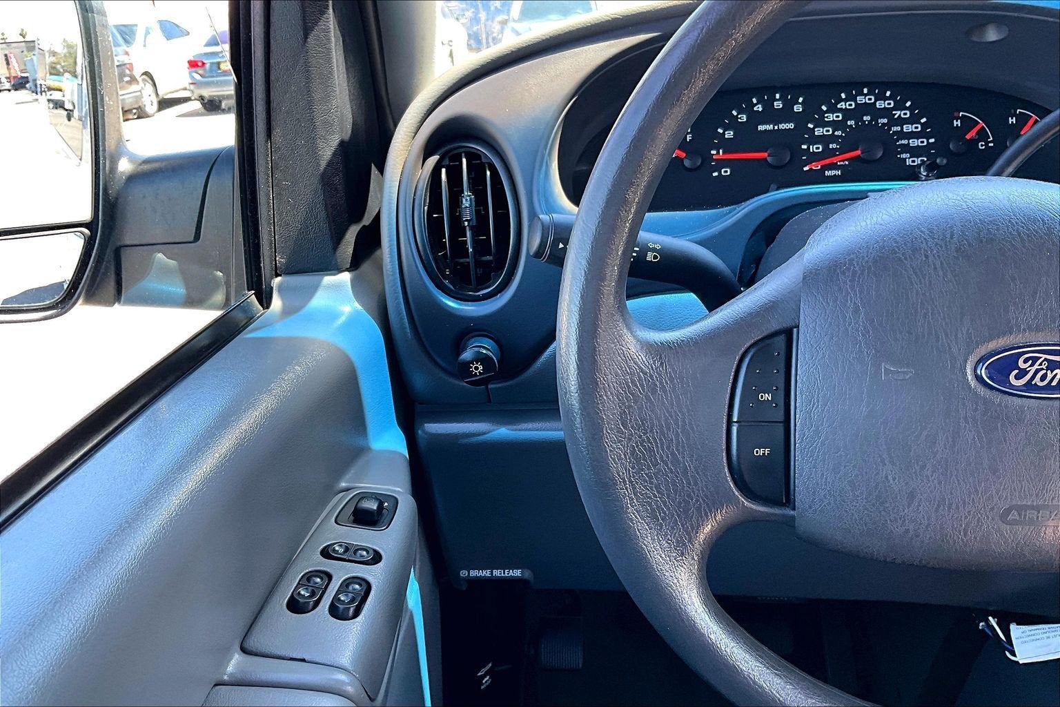 2005 Ford Econoline Wagon XL