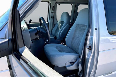 2005 Ford Econoline Wagon XL