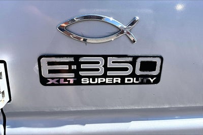 2005 Ford Econoline Wagon XL