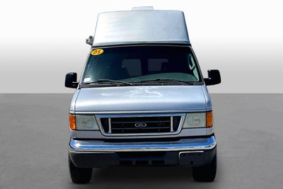 2005 Ford Econoline Wagon XL