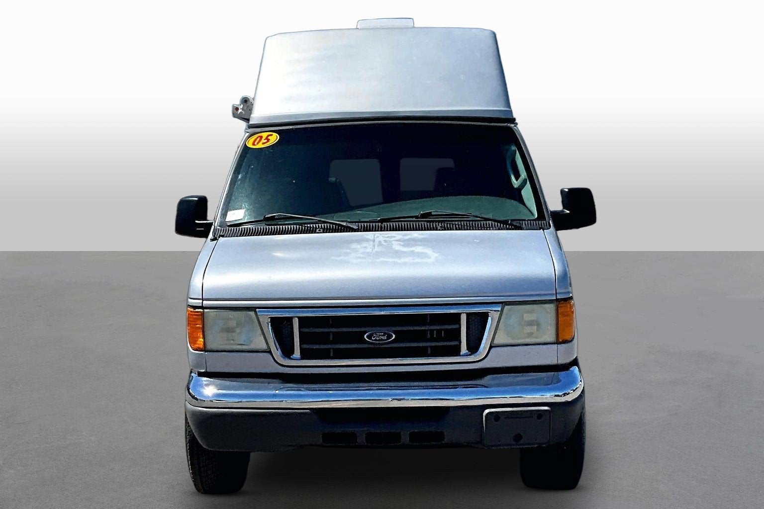 2005 Ford Econoline Wagon XL