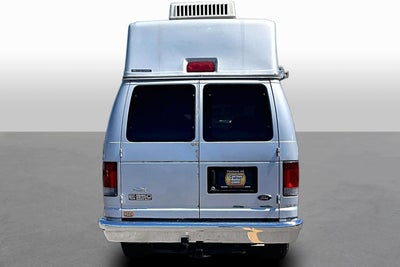 2005 Ford Econoline Wagon XL