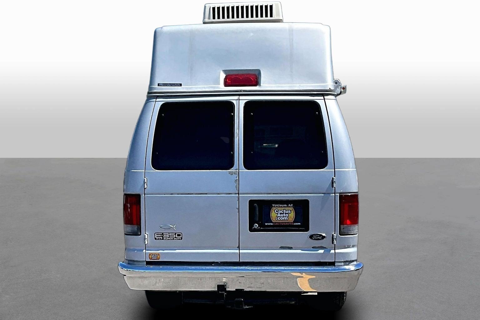 2005 Ford Econoline Wagon XL