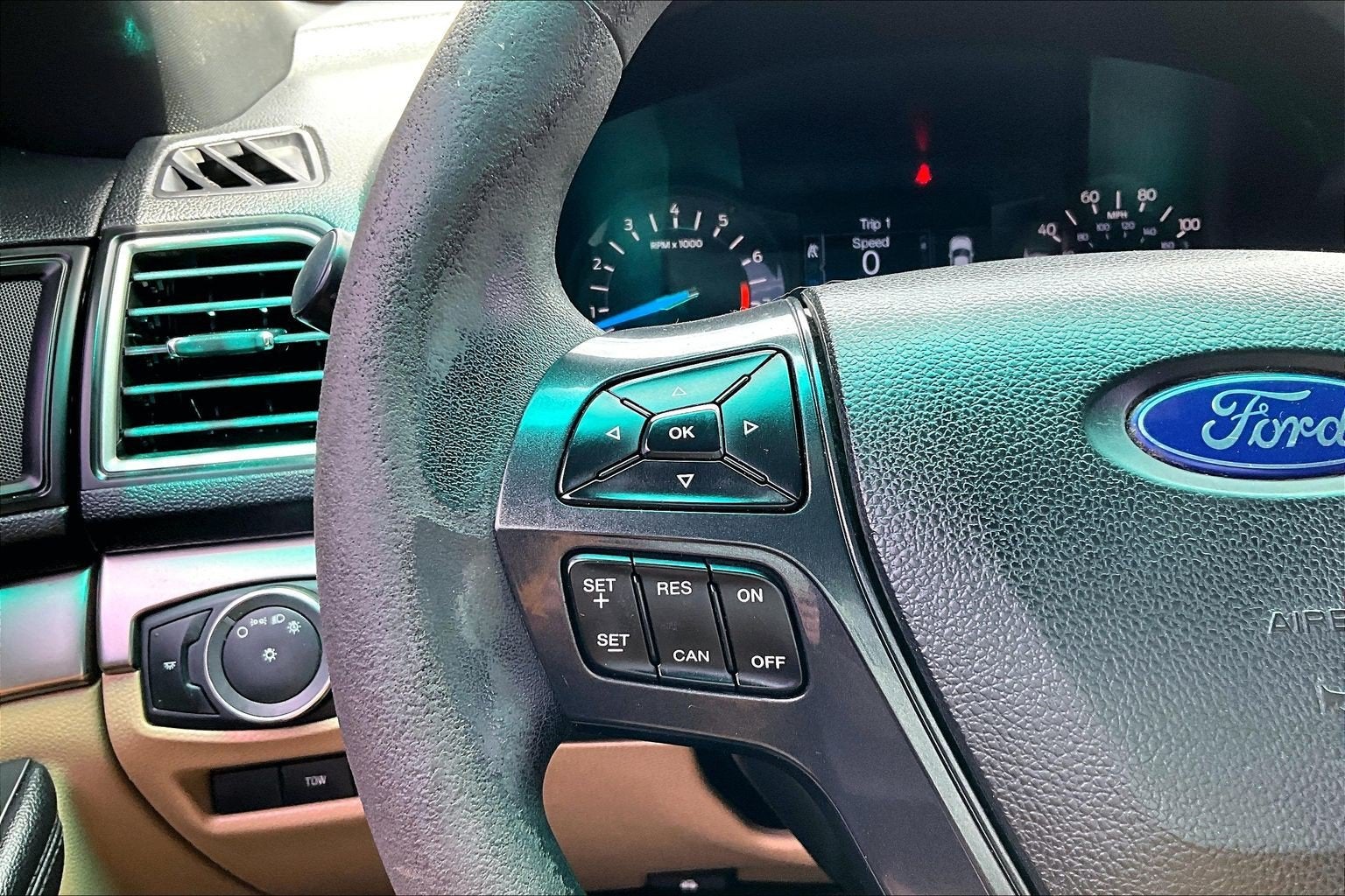 2017 Ford Explorer Base