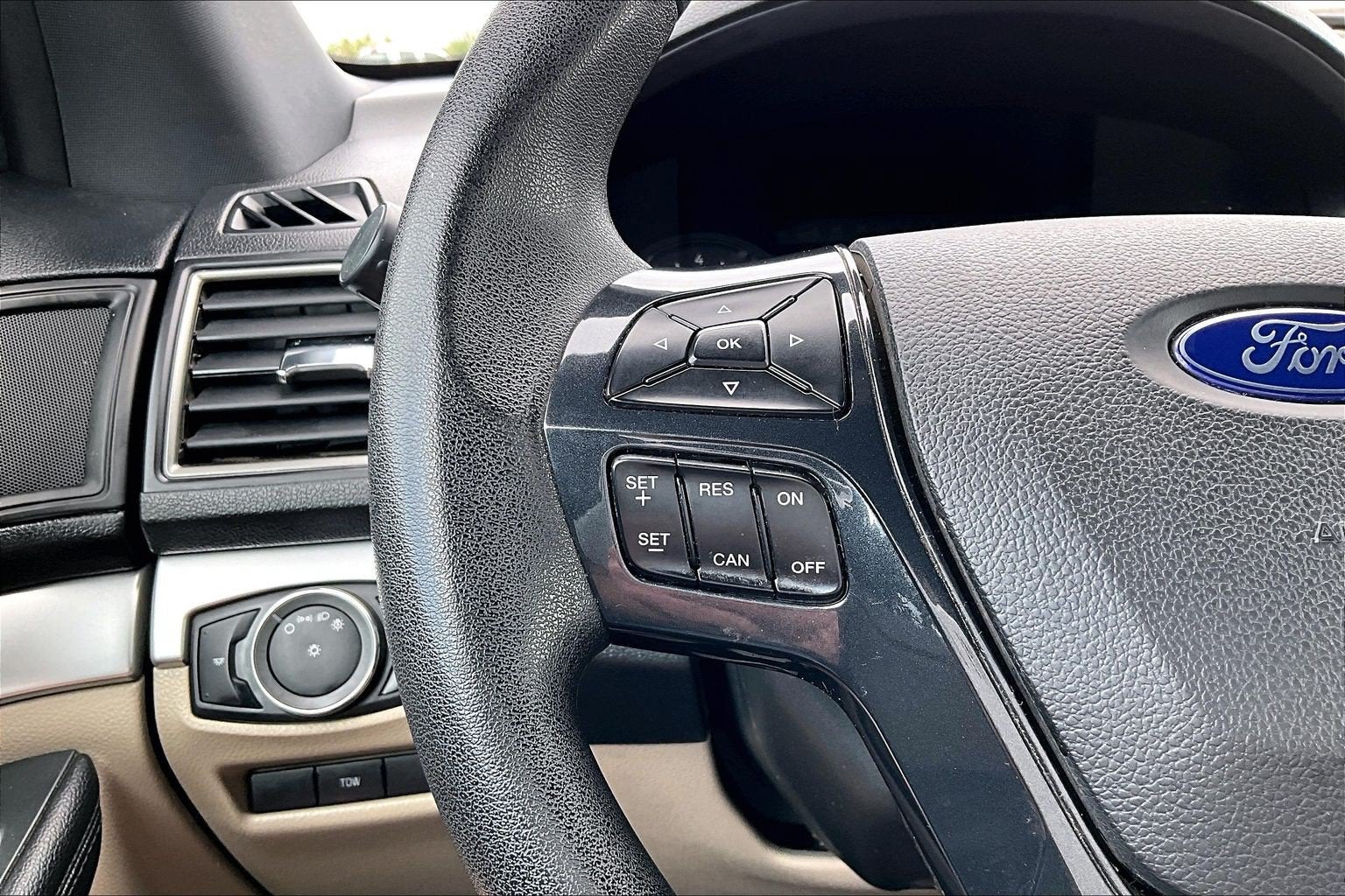 2018 Ford Explorer Base