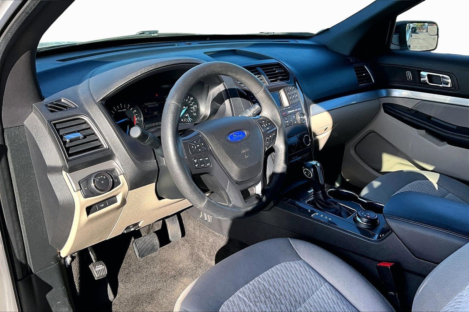 2018 Ford Explorer Base