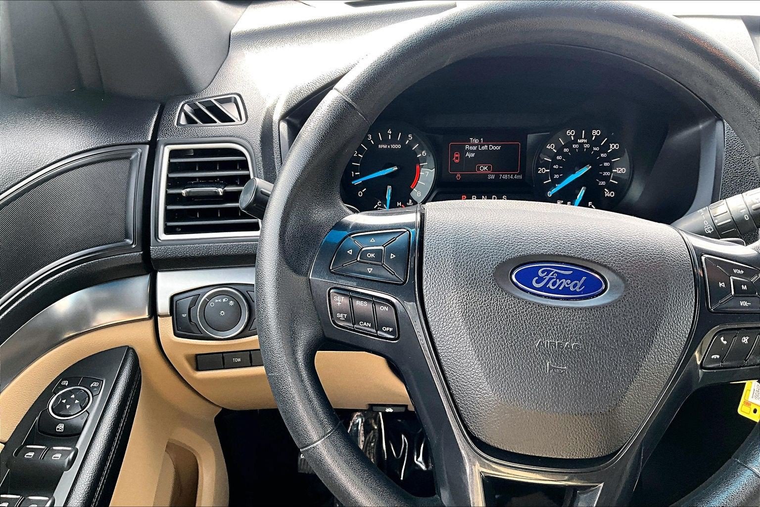 2017 Ford Explorer Base