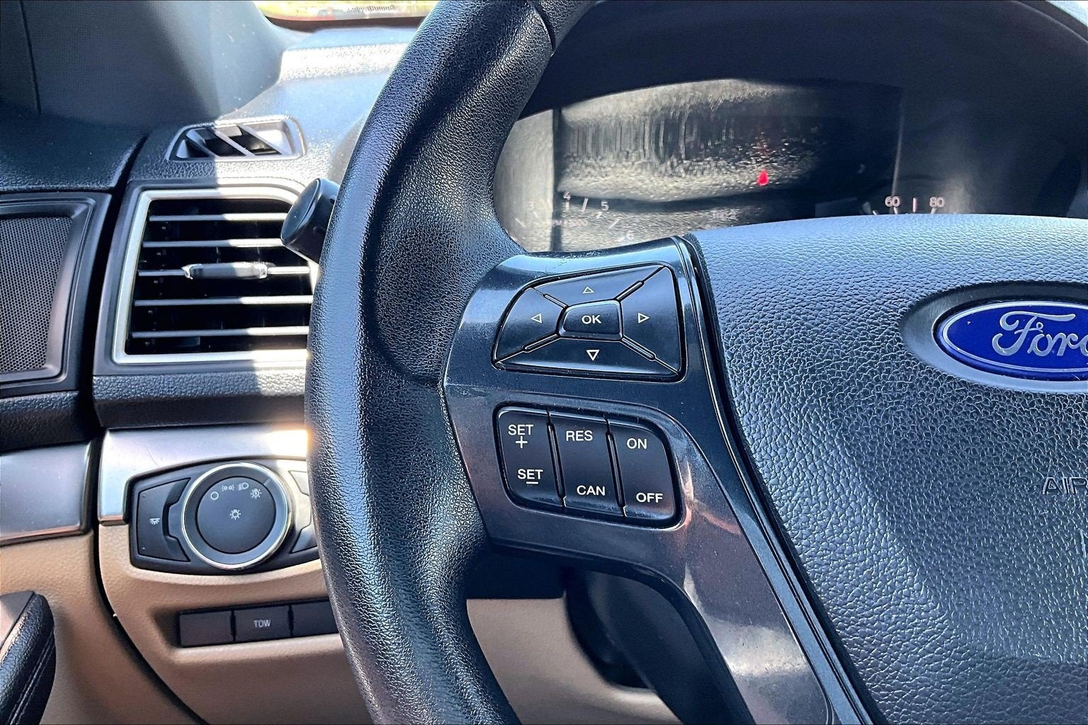 2017 Ford Explorer Base
