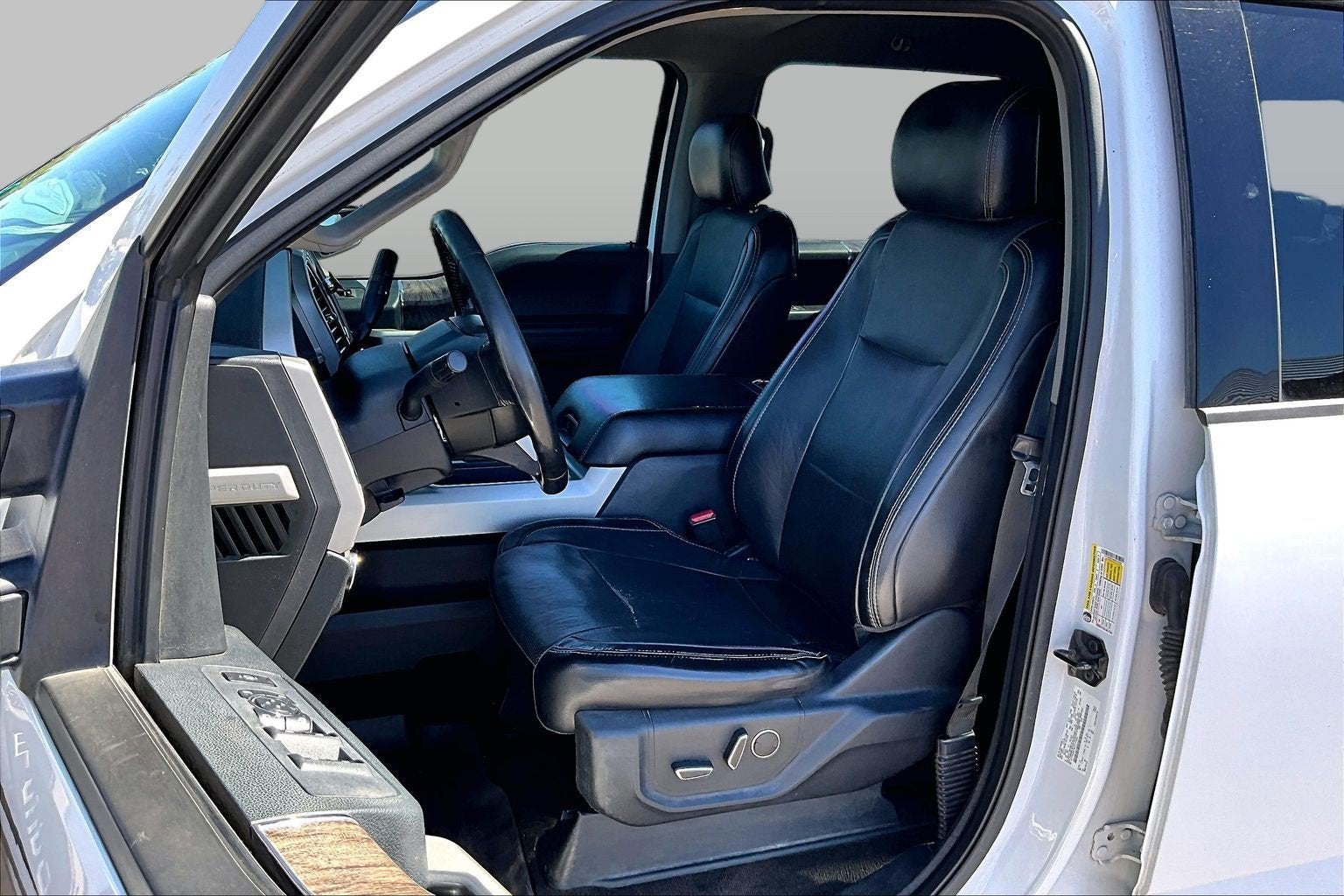 2017 Ford Super Duty F-250 SRW Lariat