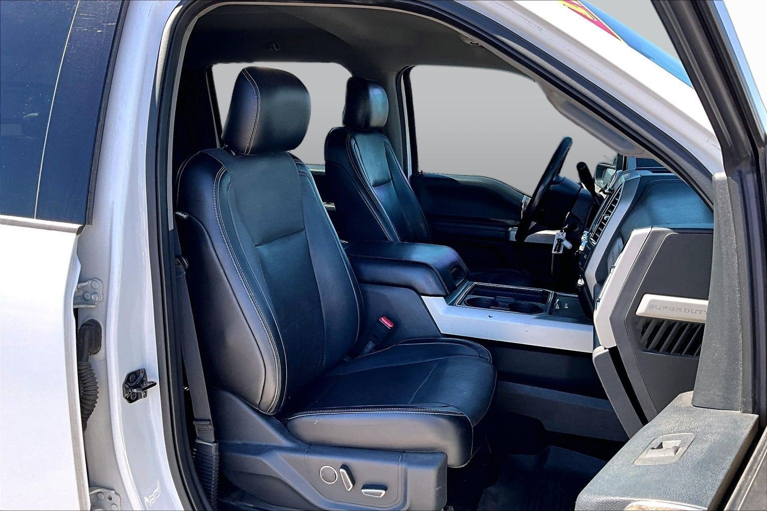 2017 Ford Super Duty F-250 SRW Lariat