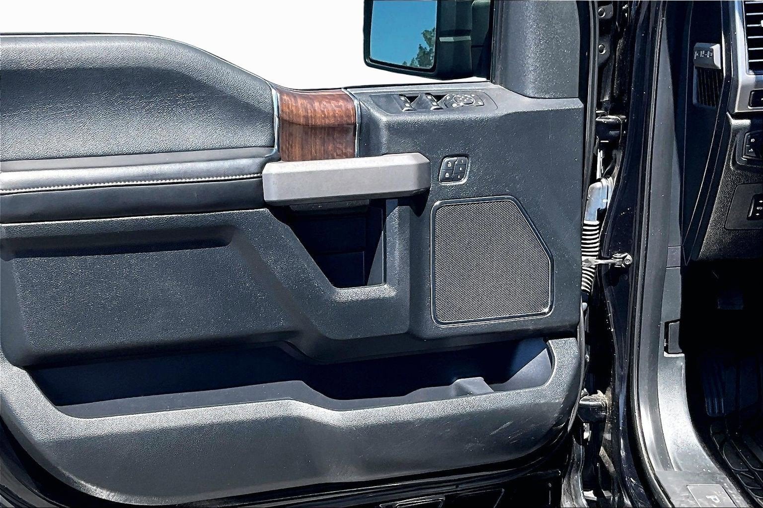 2017 Ford F-150 Platinum