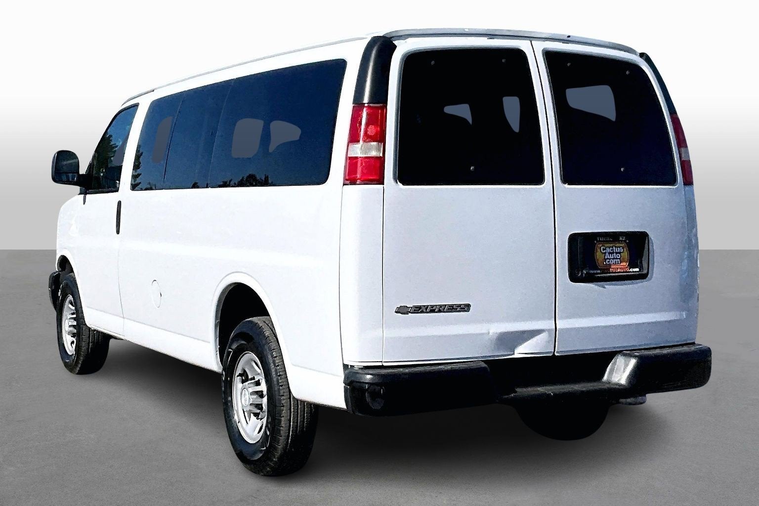 2017 Chevrolet Express Passenger LS