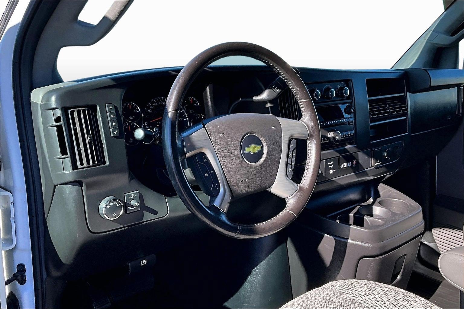 2017 Chevrolet Express Passenger LS