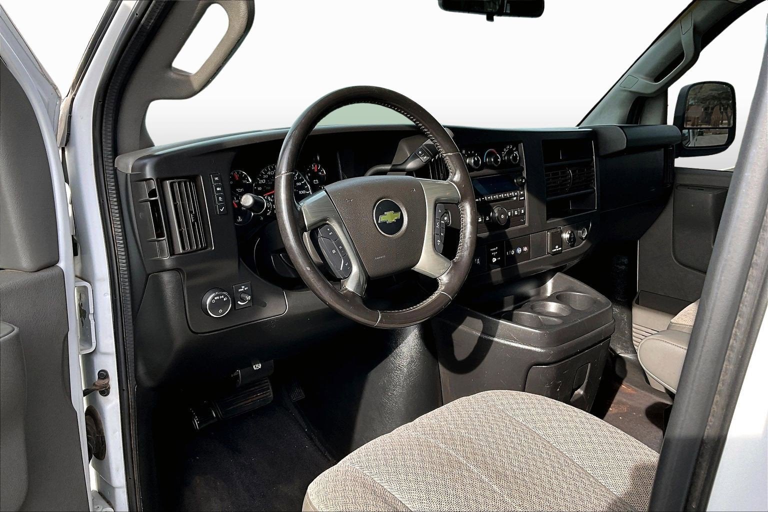 2019 Chevrolet Express Passenger LS