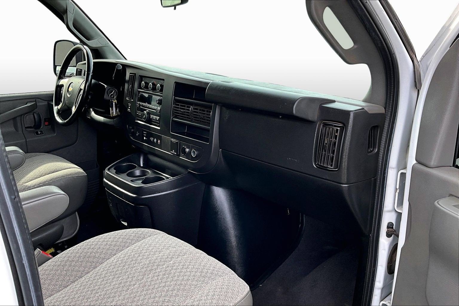 2019 Chevrolet Express Passenger LS