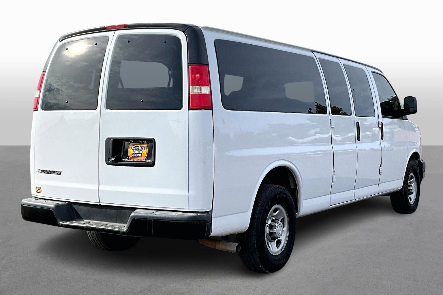 2019 Chevrolet Express Passenger LS