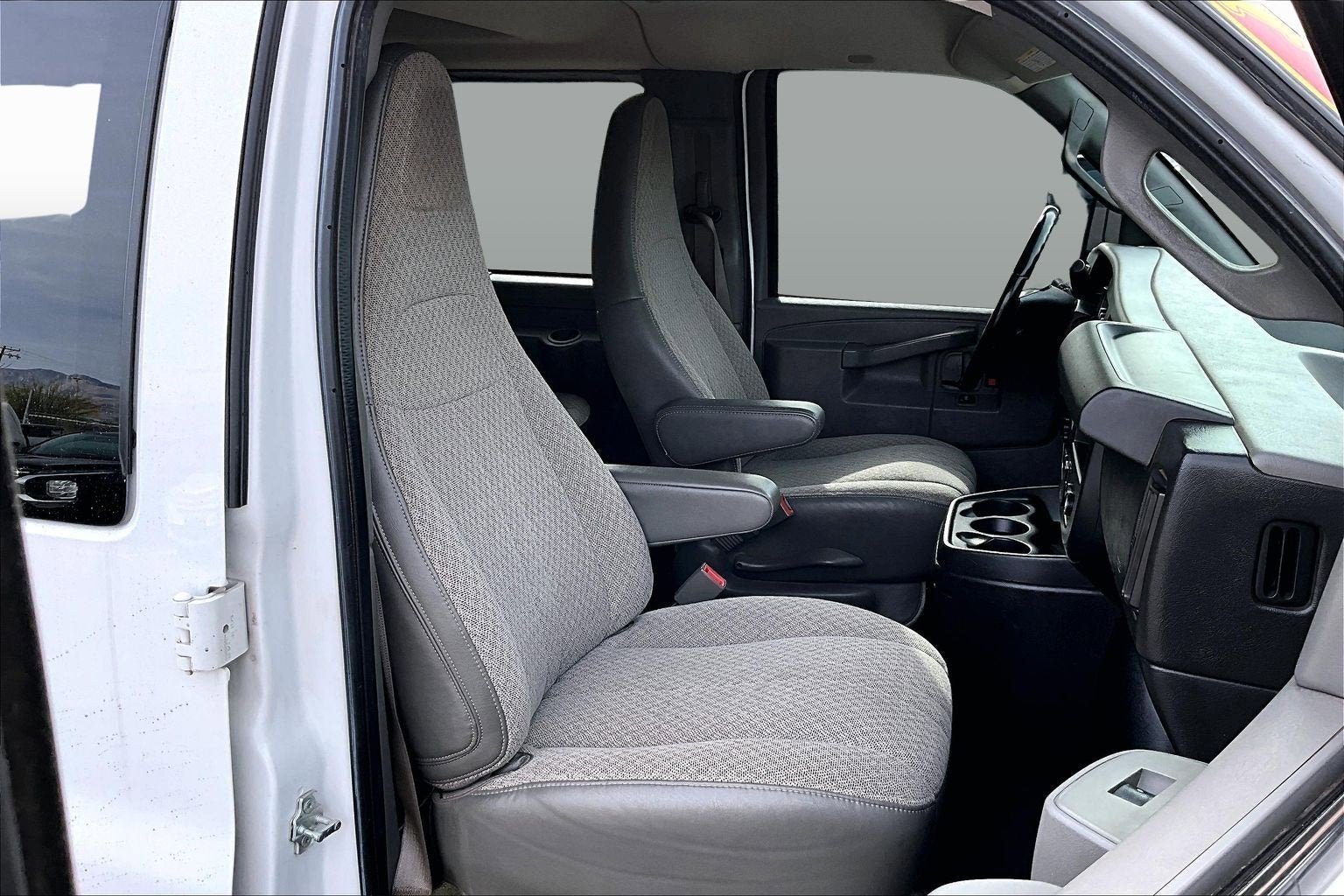 2019 Chevrolet Express Passenger LS