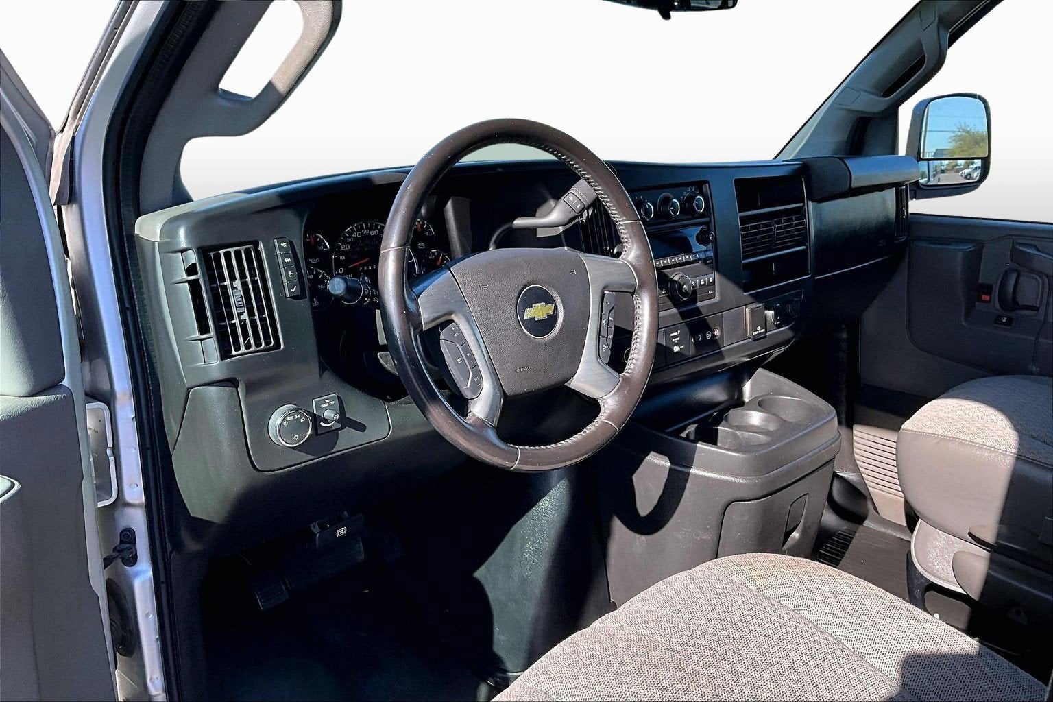 2016 Chevrolet Express Passenger LT