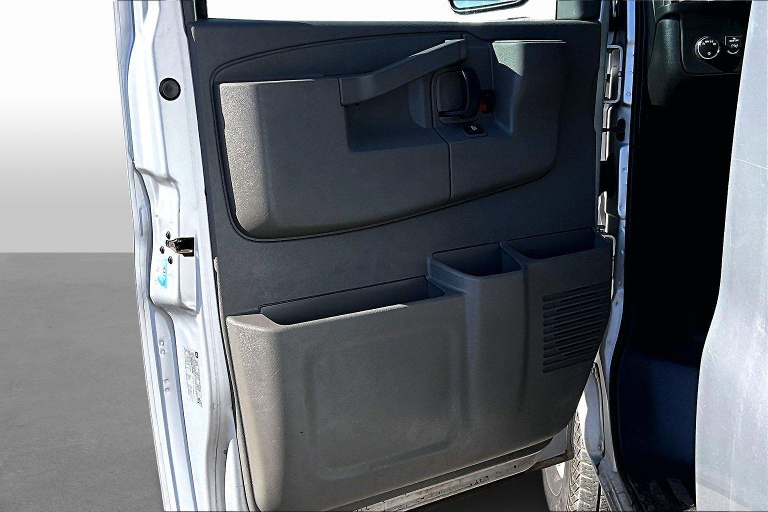 2016 Chevrolet Express Passenger LT