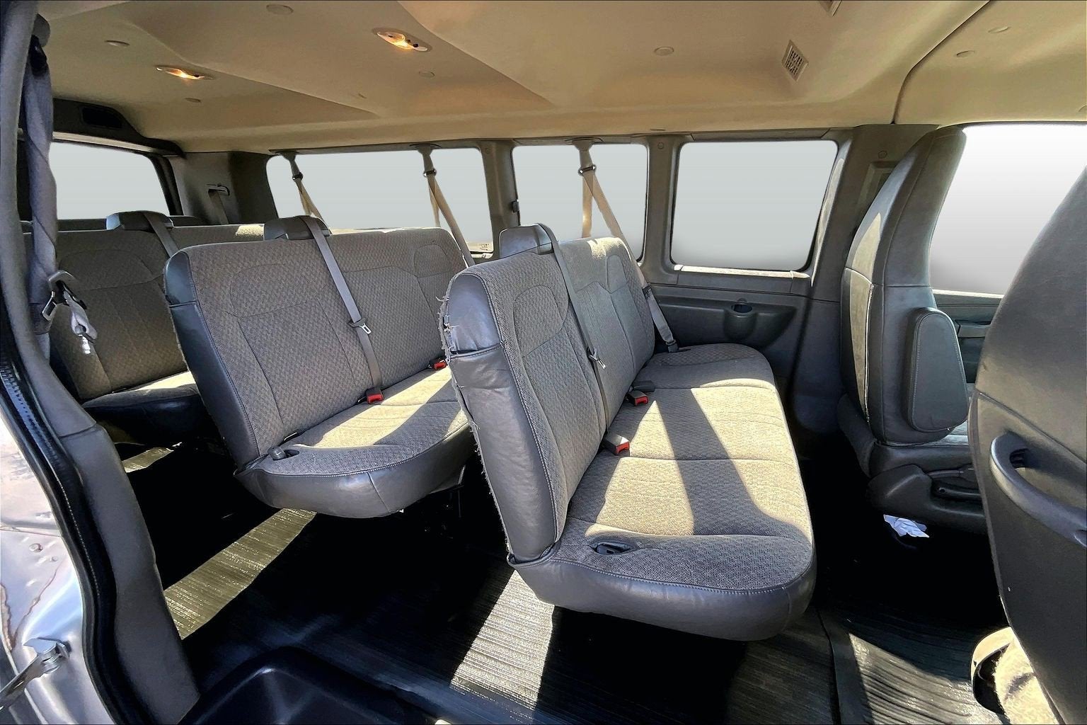 2016 Chevrolet Express Passenger LT