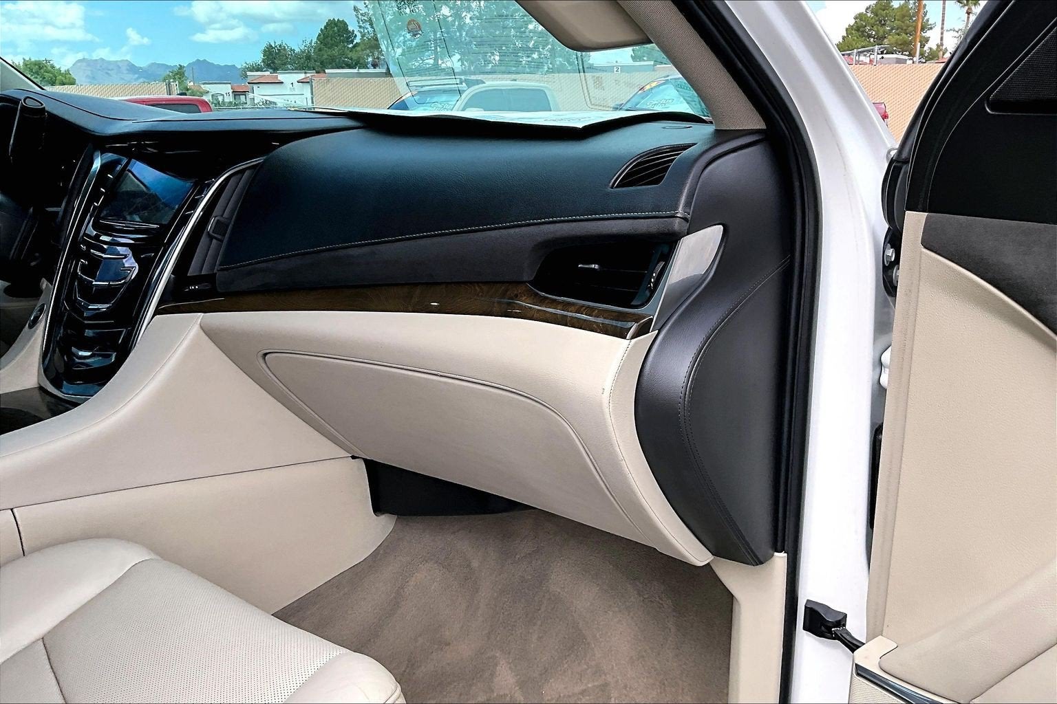 2018 Cadillac Escalade Luxury