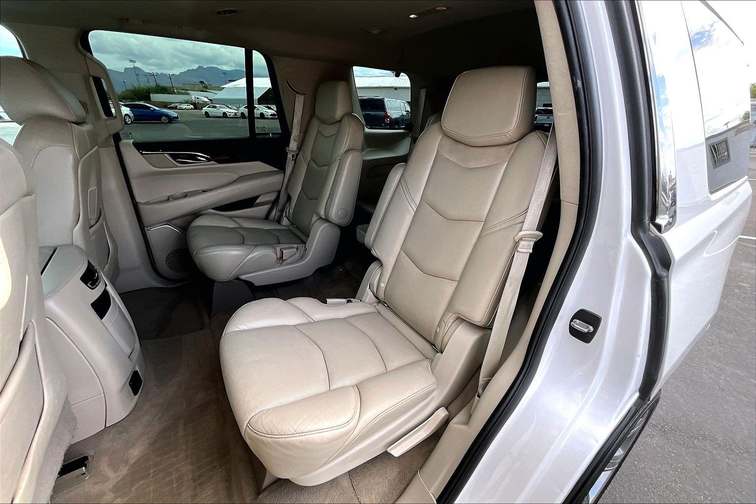 2018 Cadillac Escalade Luxury