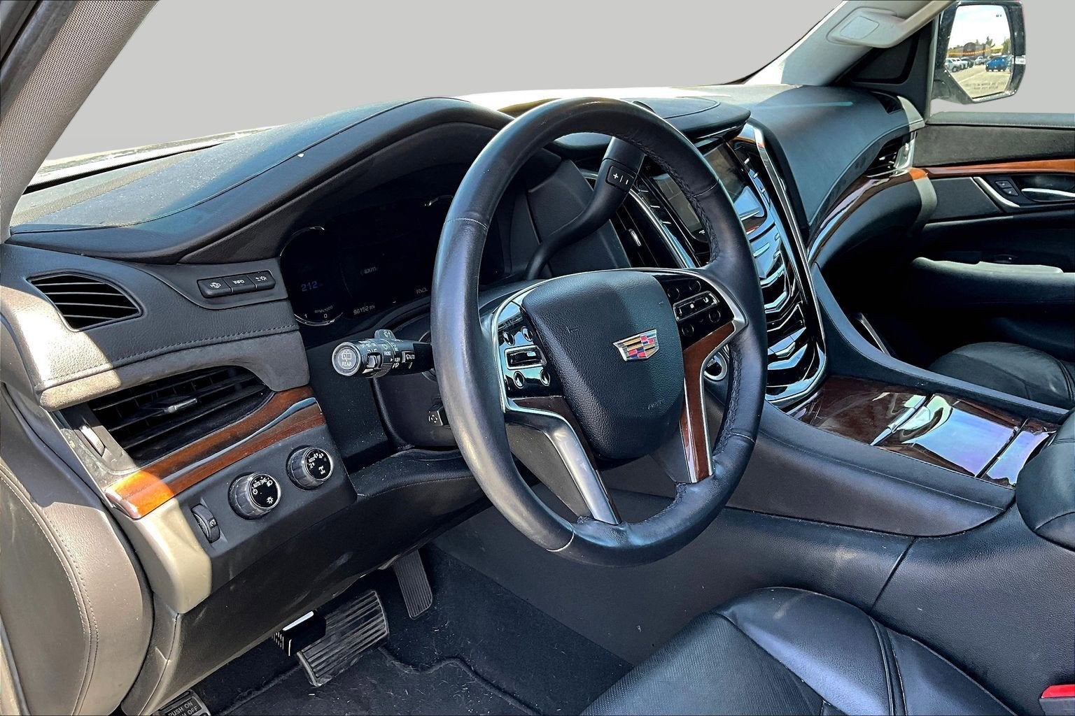 2018 Cadillac Escalade Luxury