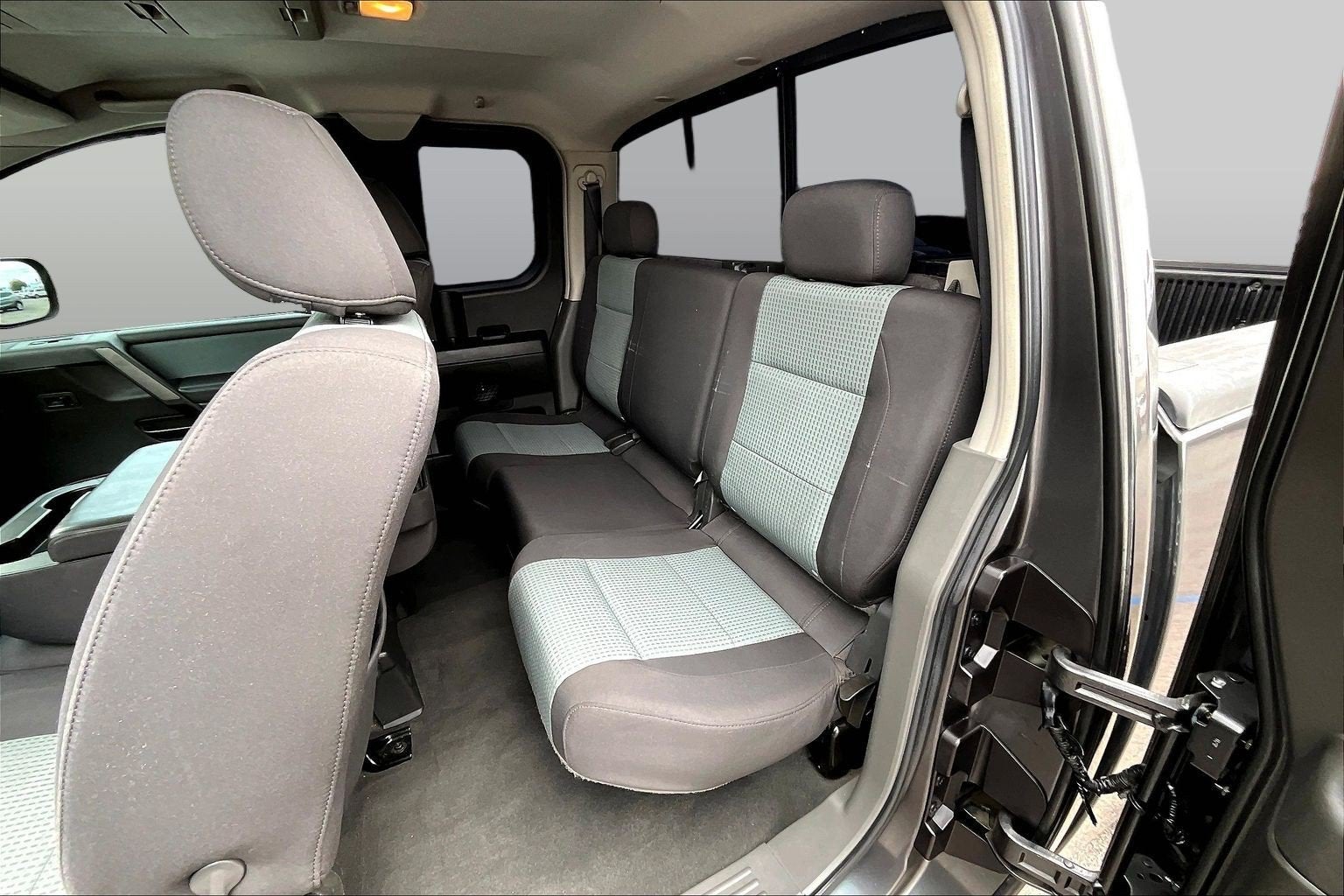 2005 Nissan Titan SE