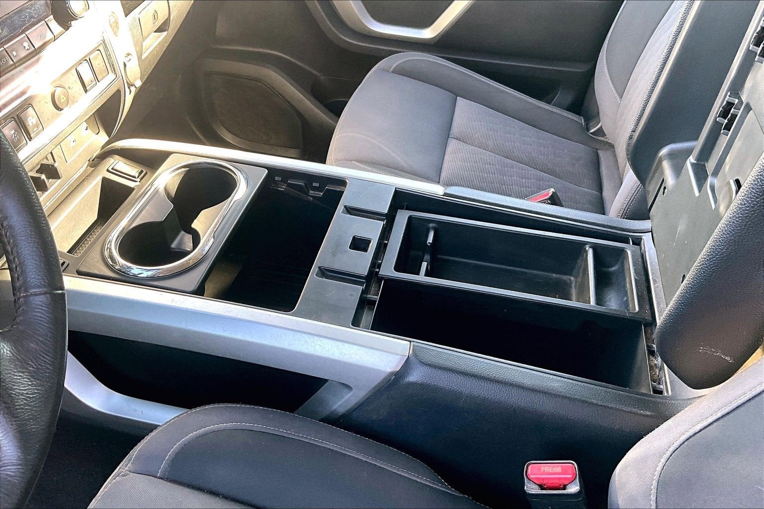 2020 Nissan Titan SV