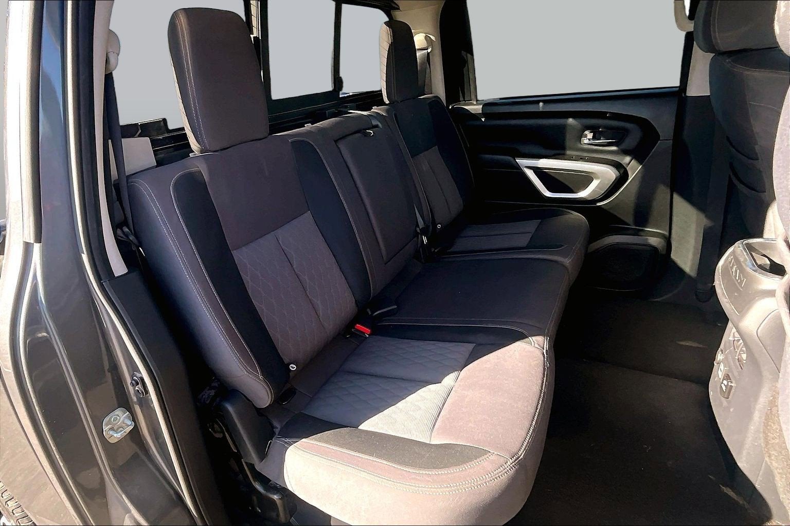 2020 Nissan Titan SV