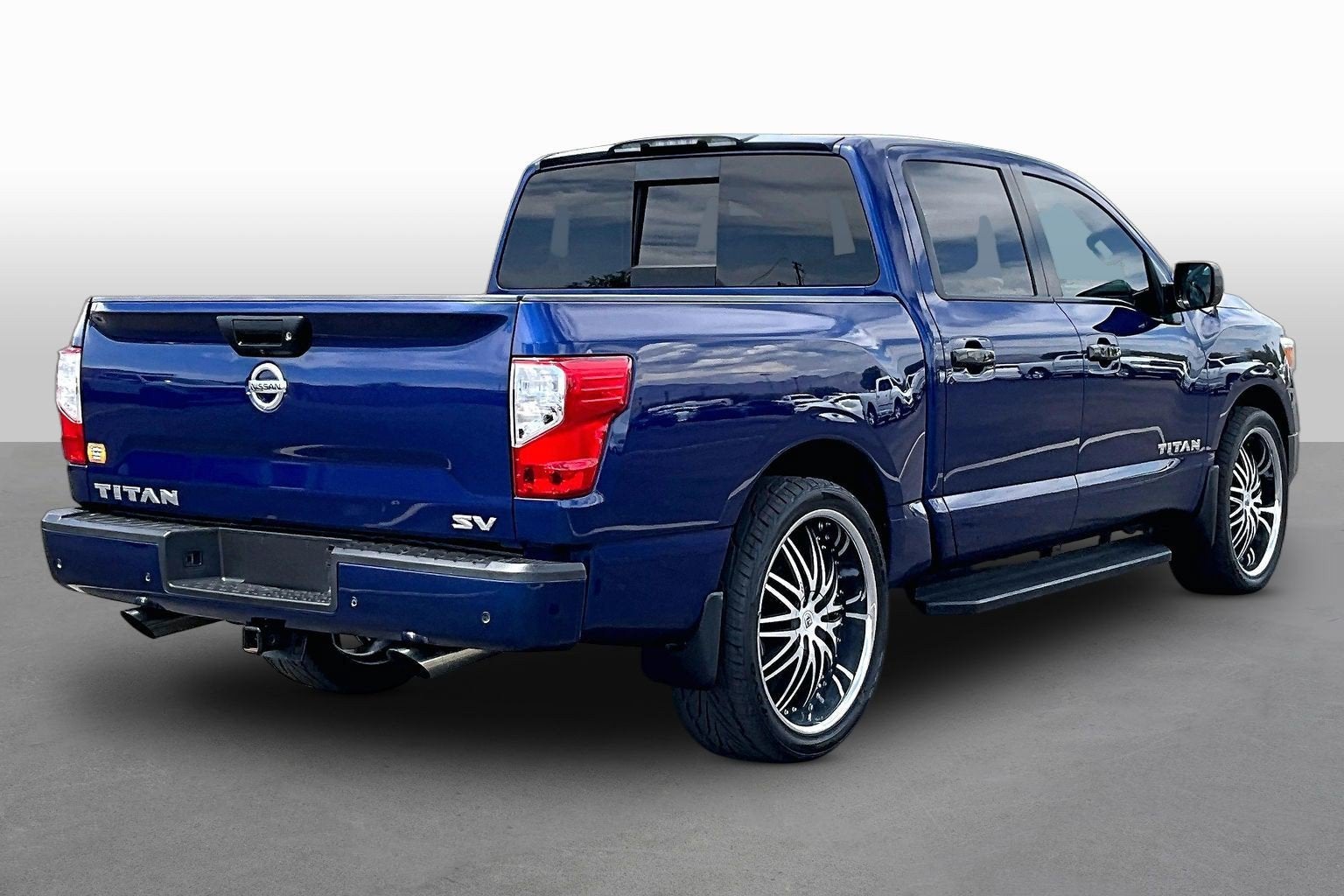 2021 Nissan Titan SV