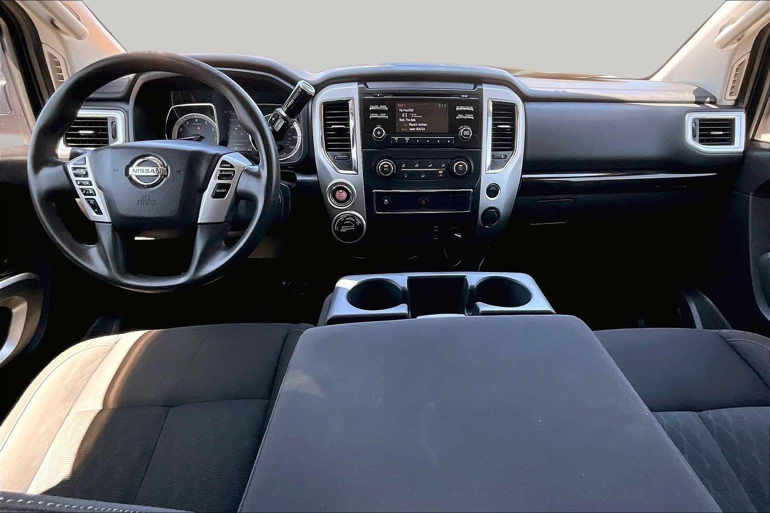 2017 Nissan Titan SV