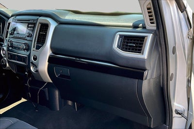 2017 Nissan Titan SV