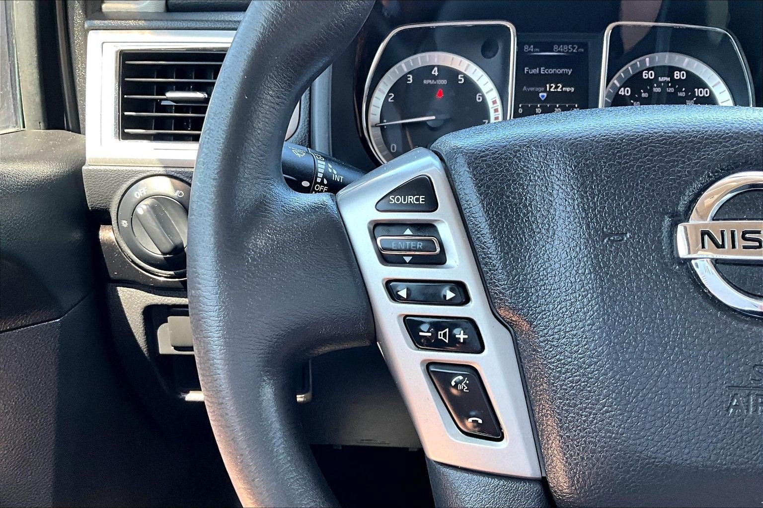 2017 Nissan Titan SV