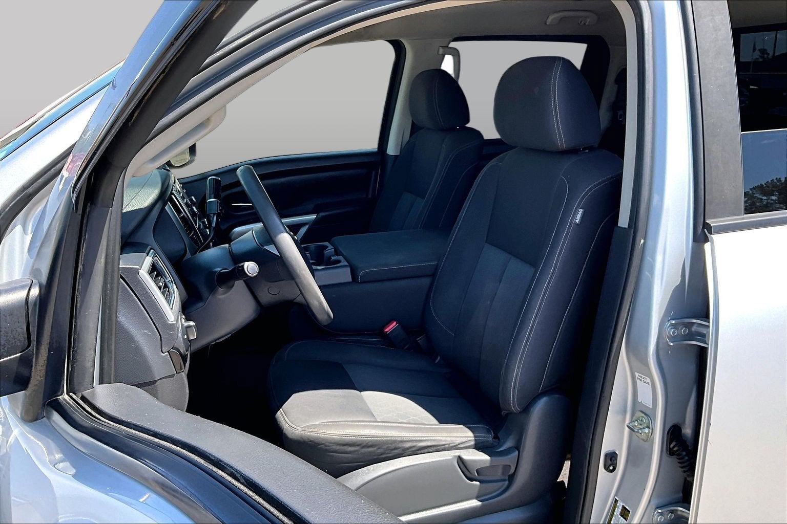 2017 Nissan Titan SV