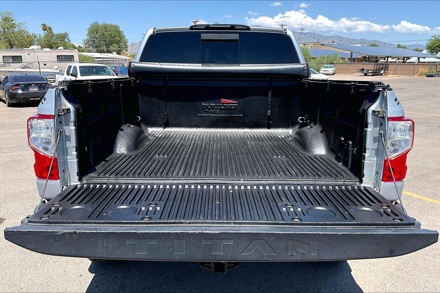 2017 Nissan Titan SV