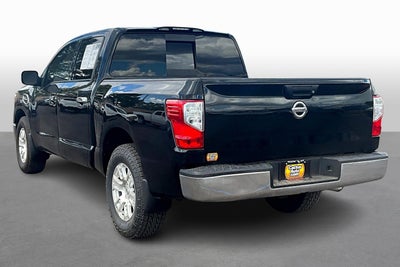 2017 Nissan Titan SV