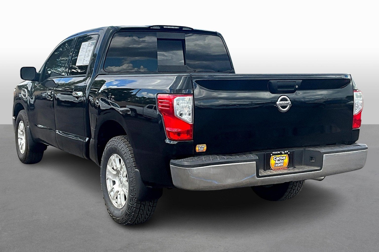 2017 Nissan Titan SV