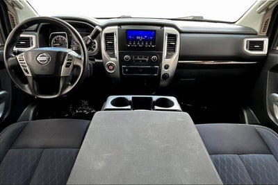 2017 Nissan Titan SV