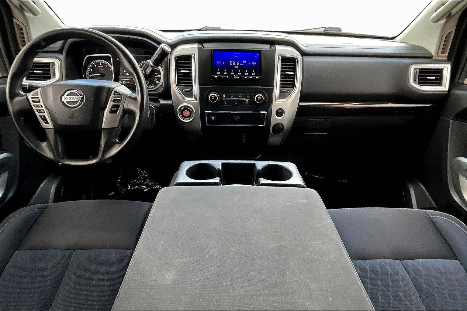 2017 Nissan Titan SV