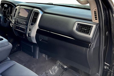 2017 Nissan Titan SV