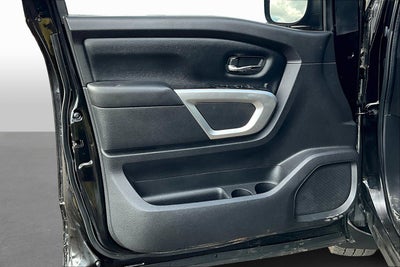 2017 Nissan Titan SV