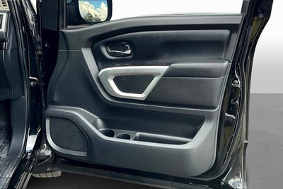 2017 Nissan Titan SV