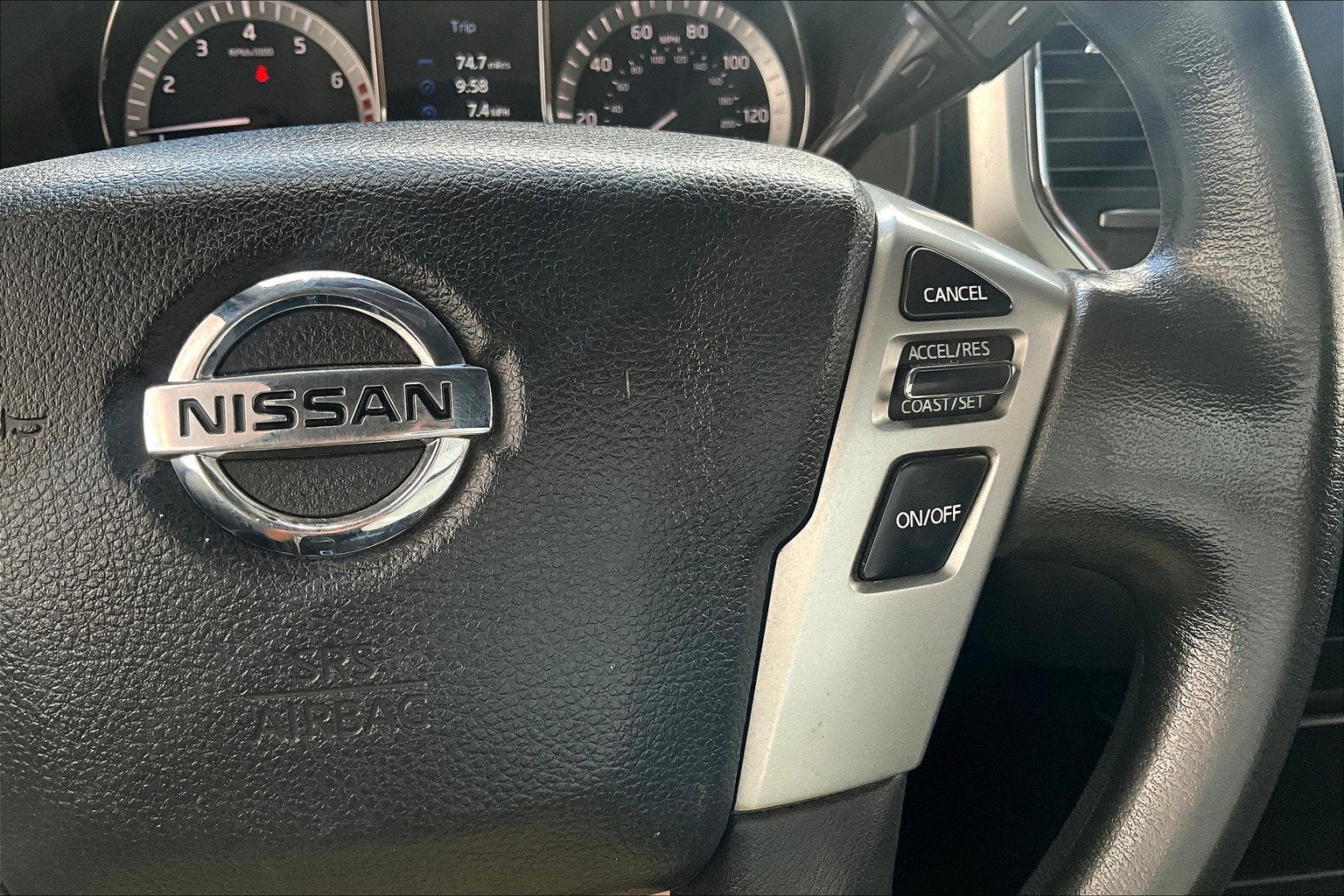 2017 Nissan Titan SV