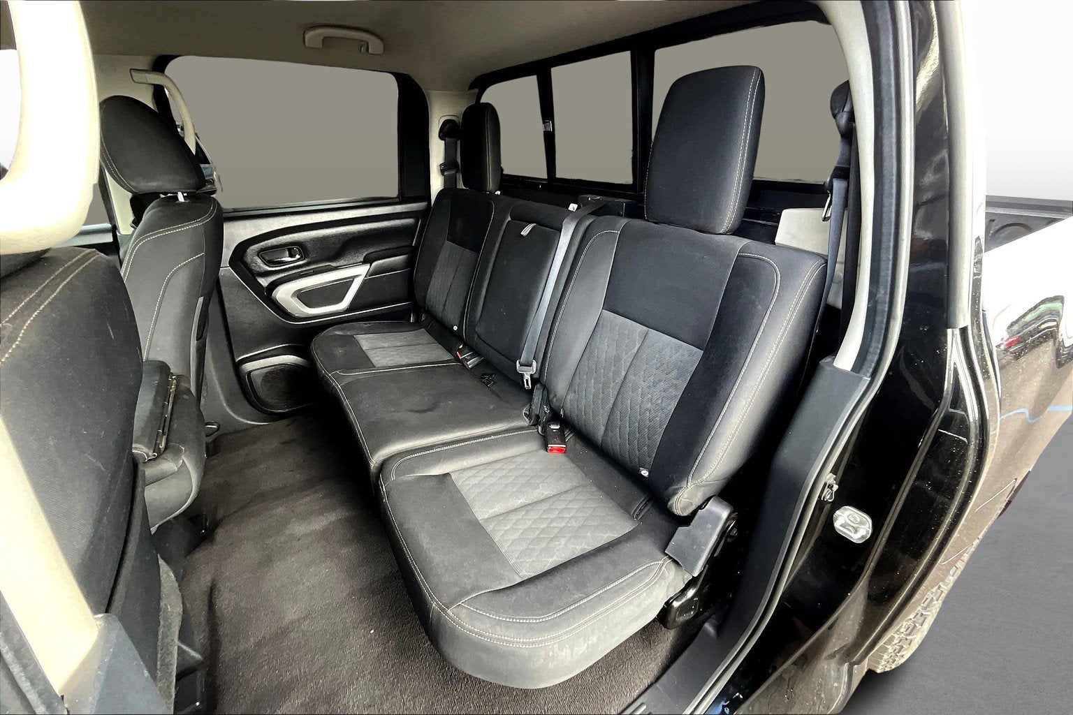 2017 Nissan Titan SV